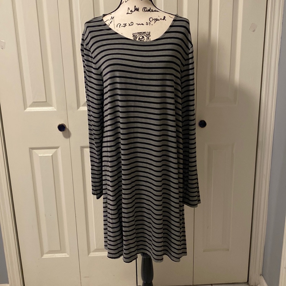 Old Navy long sleeve striped gray & black t-shirt dress size 2XL
